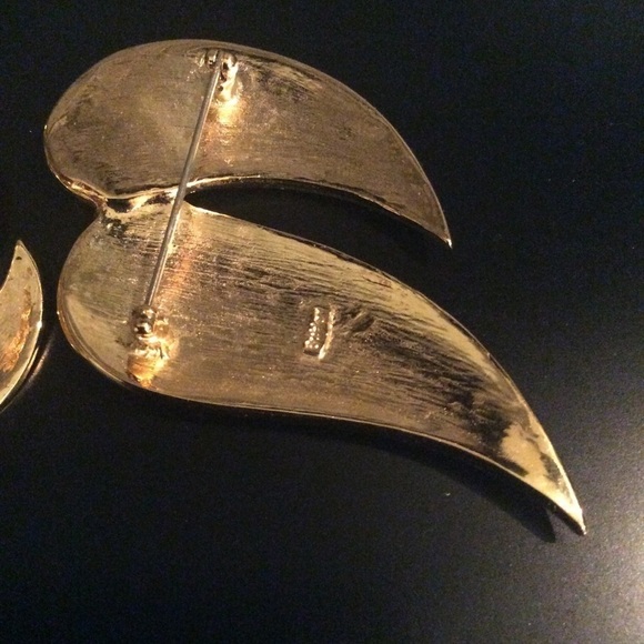 Vintage Signed Butler Large Brooch And Clip On Earrings - Picture 11 of 15